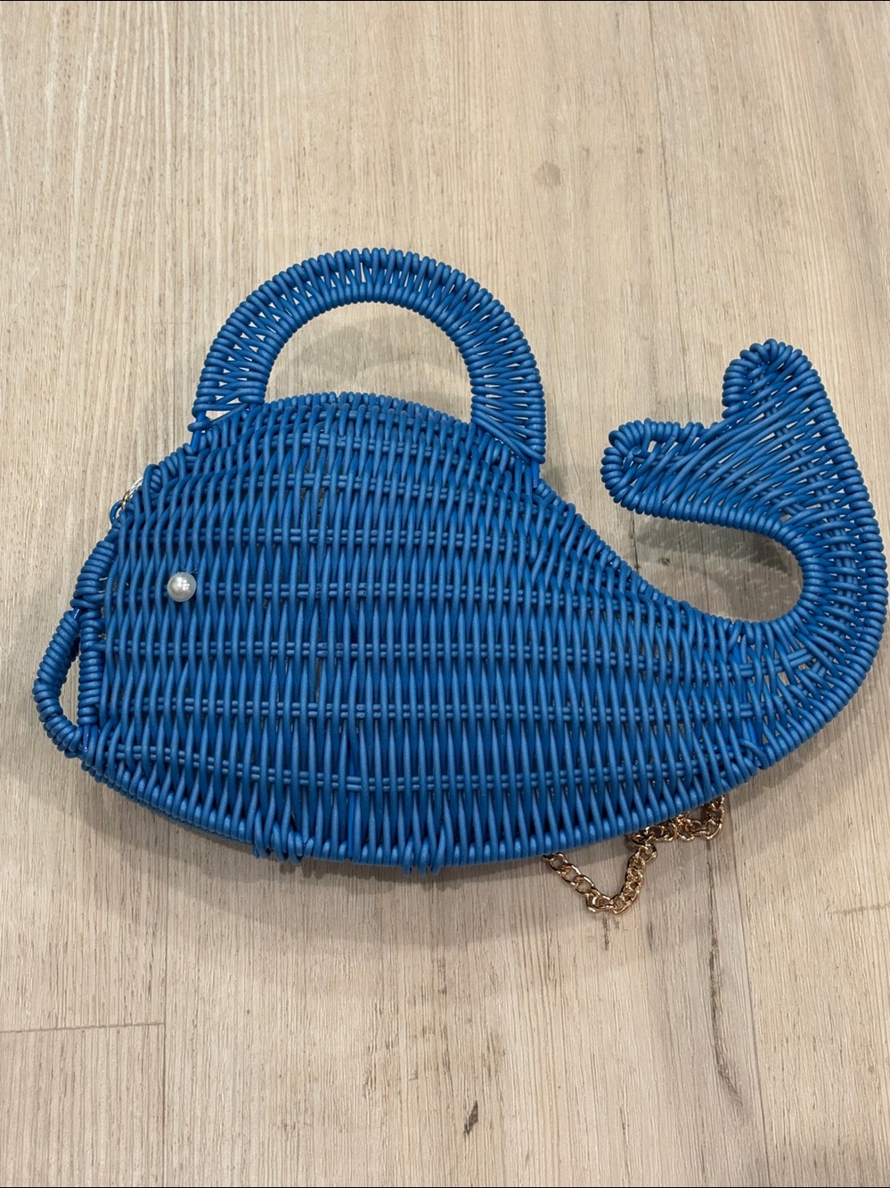 NWT Tommy Bahama blue Wicker Whale crossbody/ Handbag